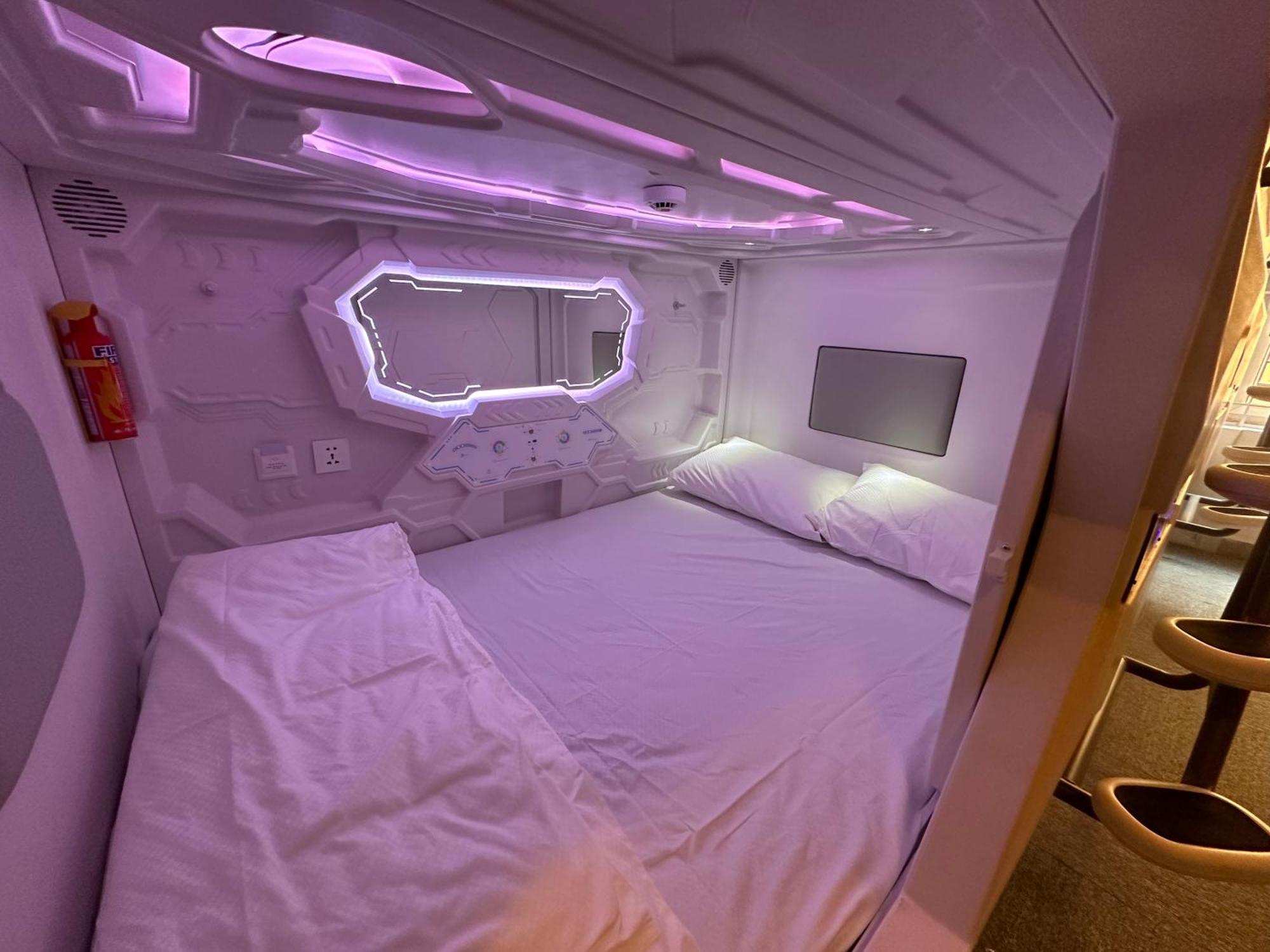 Blr Pods Hotel บังกาลอร์ ภายนอก รูปภาพ
