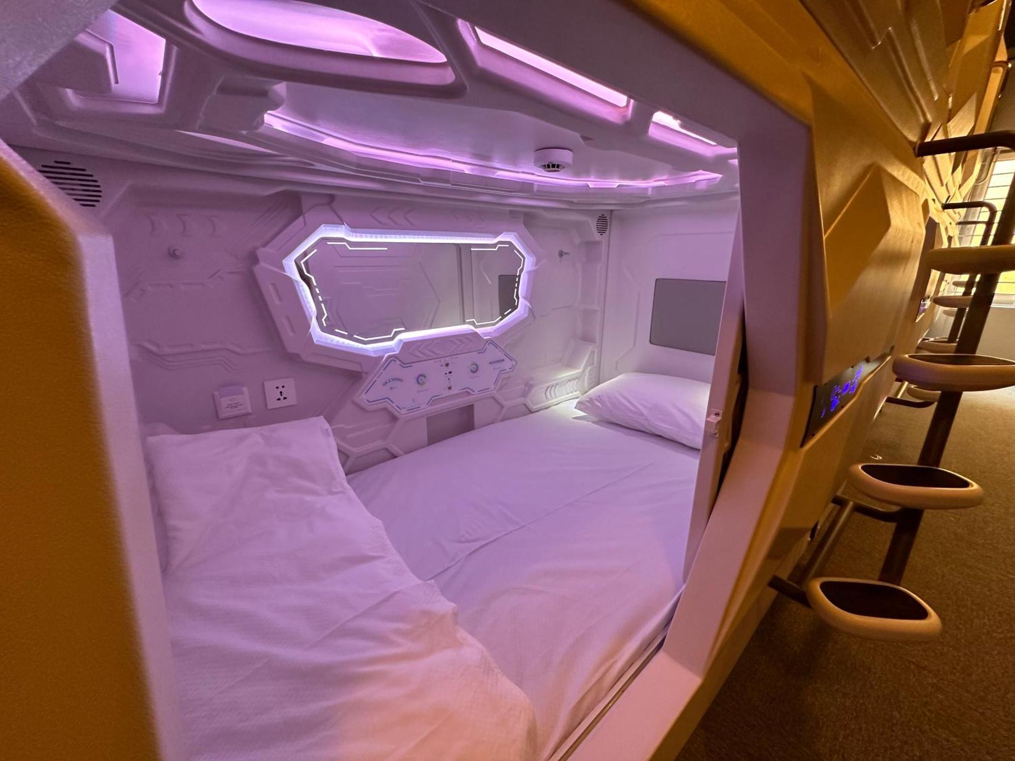 Blr Pods Hotel บังกาลอร์ ภายนอก รูปภาพ
