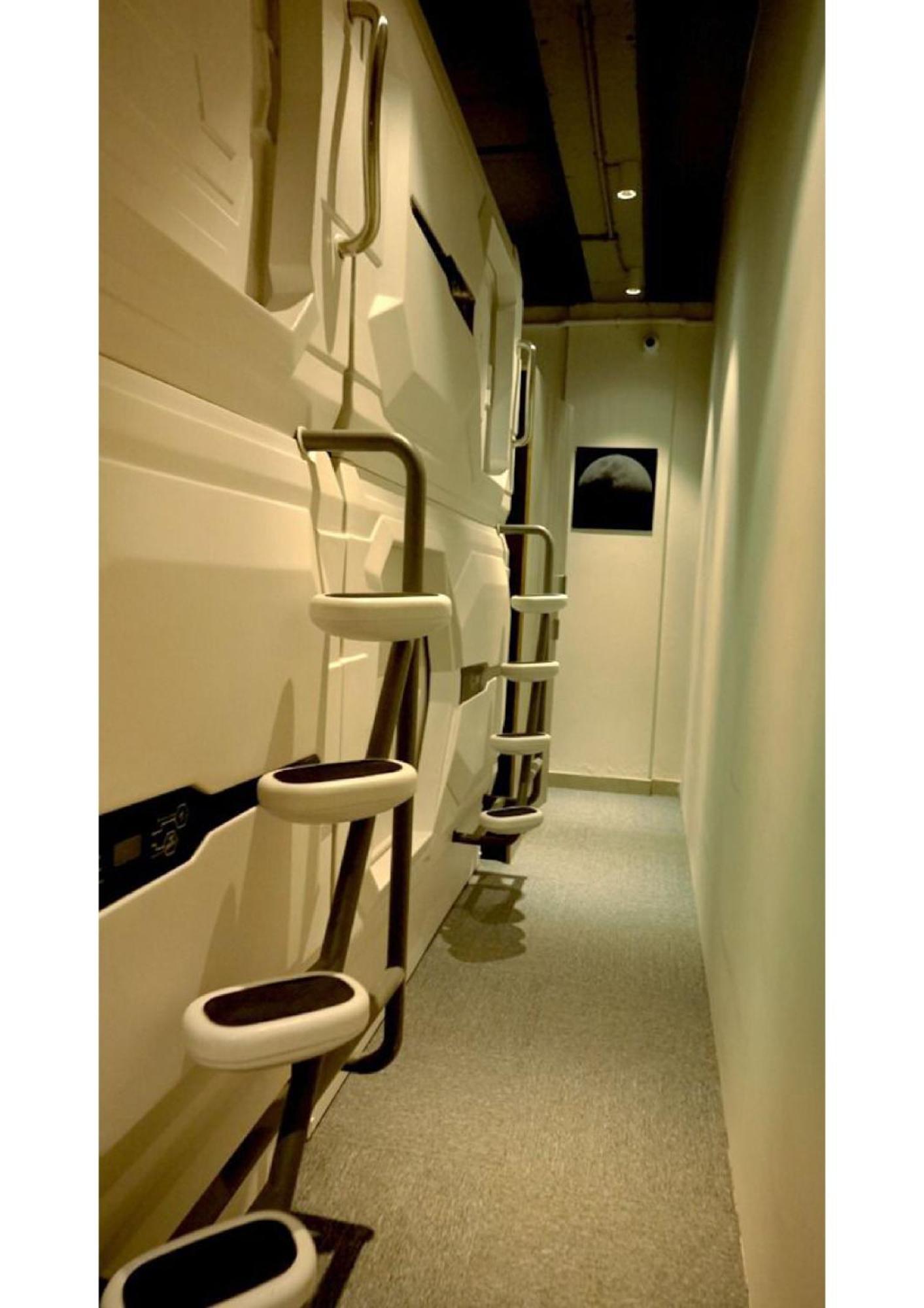 Blr Pods Hotel บังกาลอร์ ภายนอก รูปภาพ